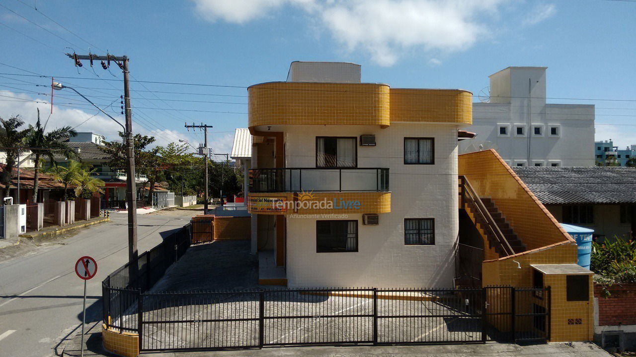 Apartment for vacation rental in Bombinhas (Praia de Bombinhas)