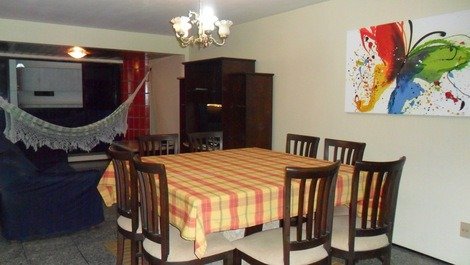 03 quarters, internet, garage, up to 10 people, 100 meters from Beira Mar