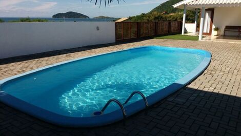 Exelente casa Praia Santinho - 5 dormitórios e com vista para o mar.
