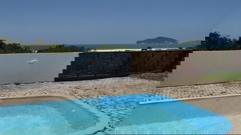 Exelente casa Praia Santinho - 5 dormitórios e com vista para o mar.