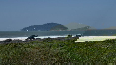 Exelente casa Praia Santinho - 5 dormitórios e com vista para o mar.