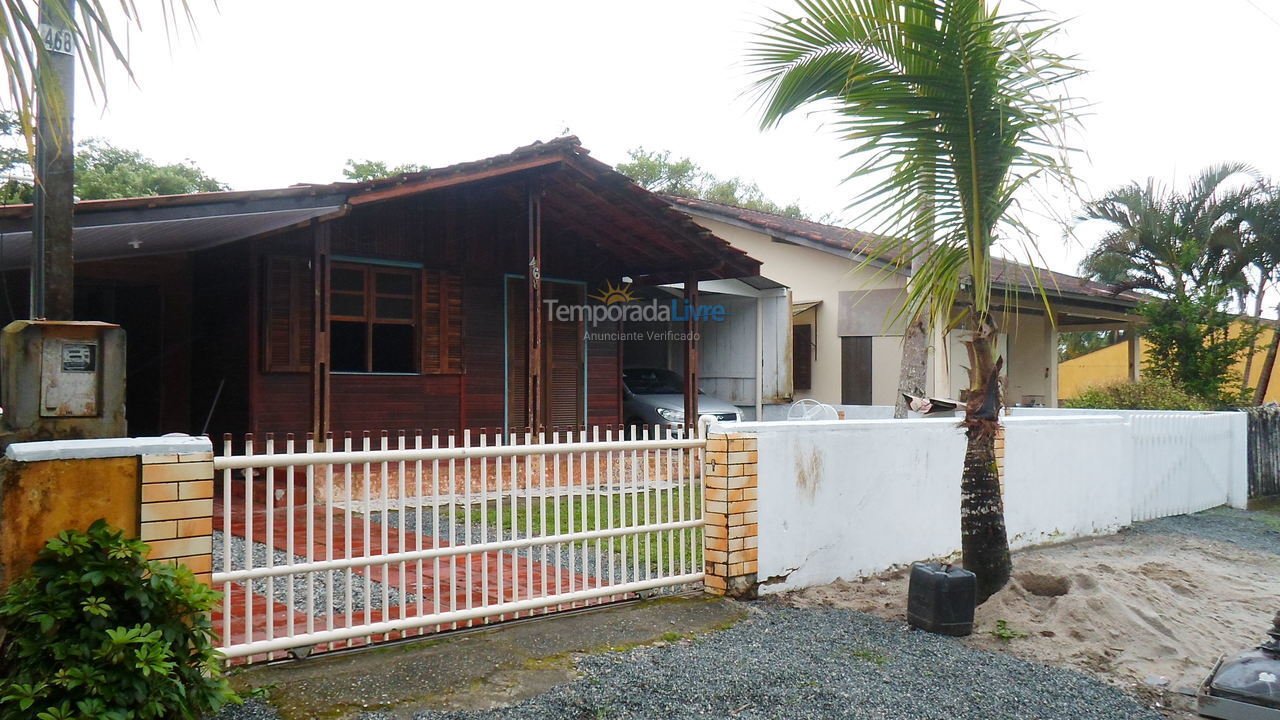 Casa para aluguel de temporada em Itapoá (Balneário Rainha do Mar)