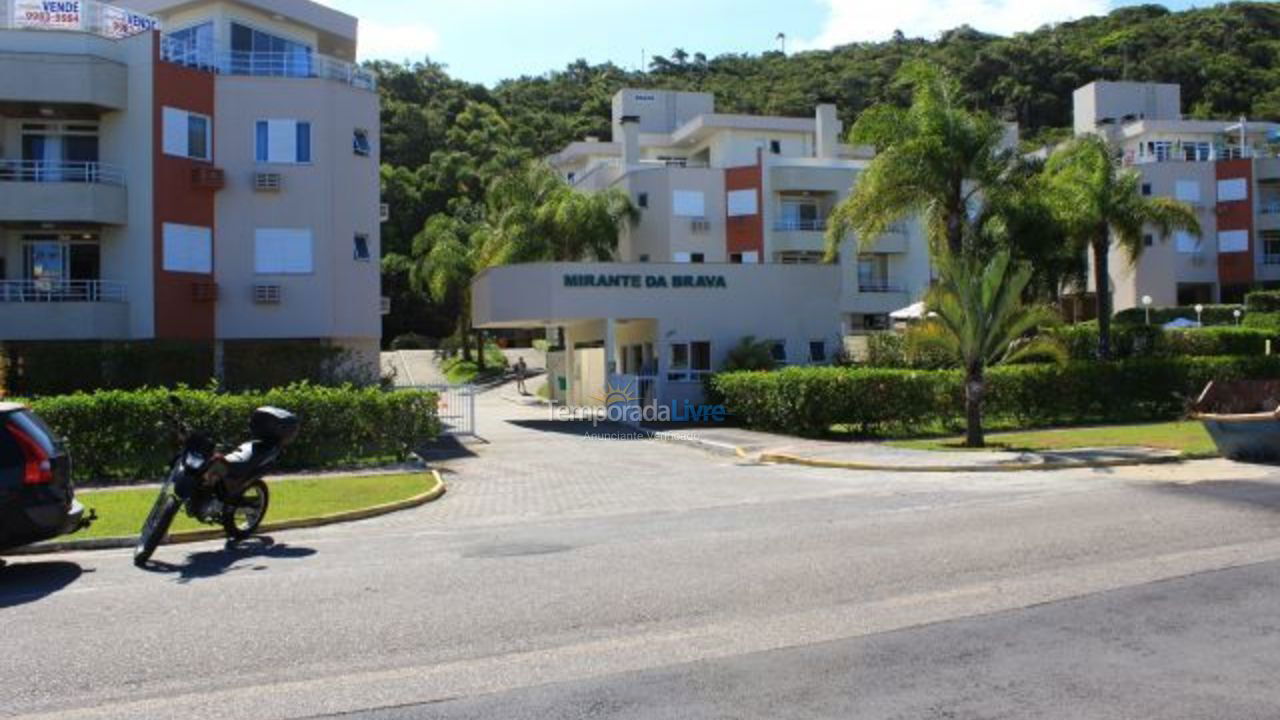 Apartamento para aluguel de temporada em Florianópolis (Praia Brava)