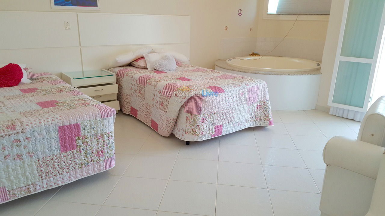 Casa para aluguel de temporada em Guarujá (Praia do Pernambuco)