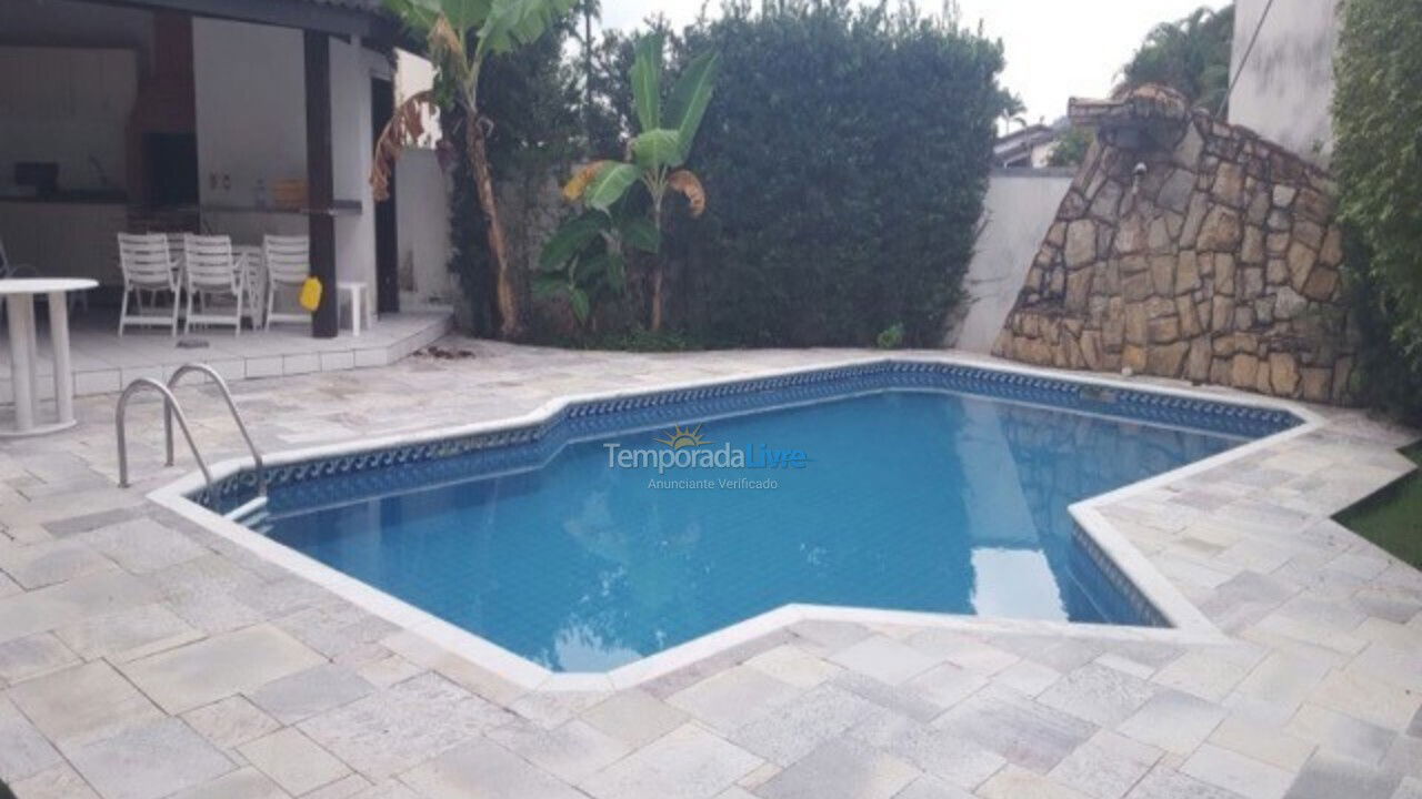 House for vacation rental in Guarujá (Praia do Pernambuco)