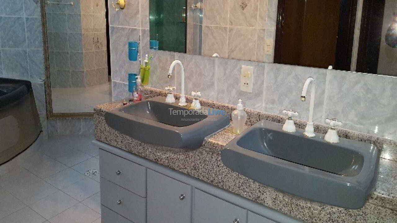 House for vacation rental in Guarujá (Praia do Pernambuco)