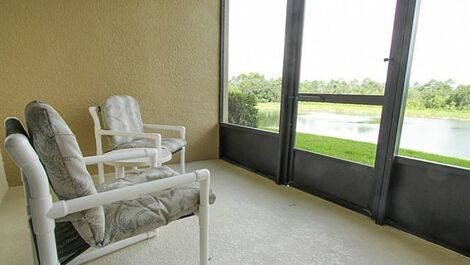 Come in Gated Community in Kissimmee heart. Beautiful Townhome!