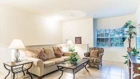 Leautiful house in Condo Oakwater Only 2.5km Disney