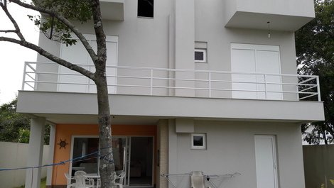 Casa de 4 dormitorios a 180 metros de la playa de Mariscal (Casa Magali)