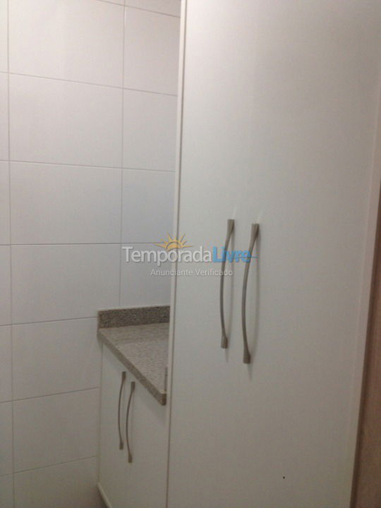Apartamento para aluguel de temporada em Governador Celso Ramos (Praia de Palmas)