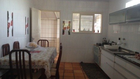 Rent house with 100m2 near the beach in Imbituba / sc