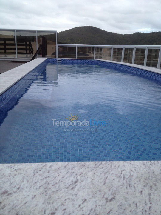 Apartamento para aluguel de temporada em Governador Celso Ramos (Praia de Palmas)