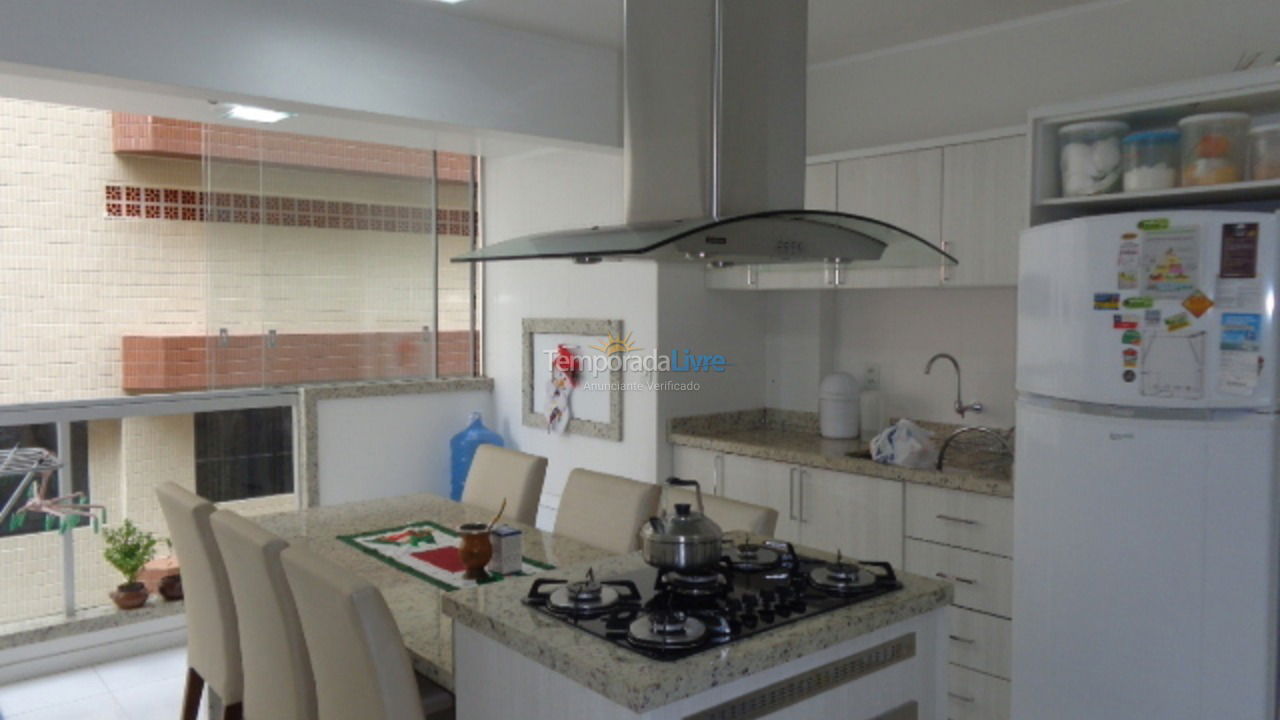 Apartamento para aluguel de temporada em Balneário Camboriú (Praia Central)