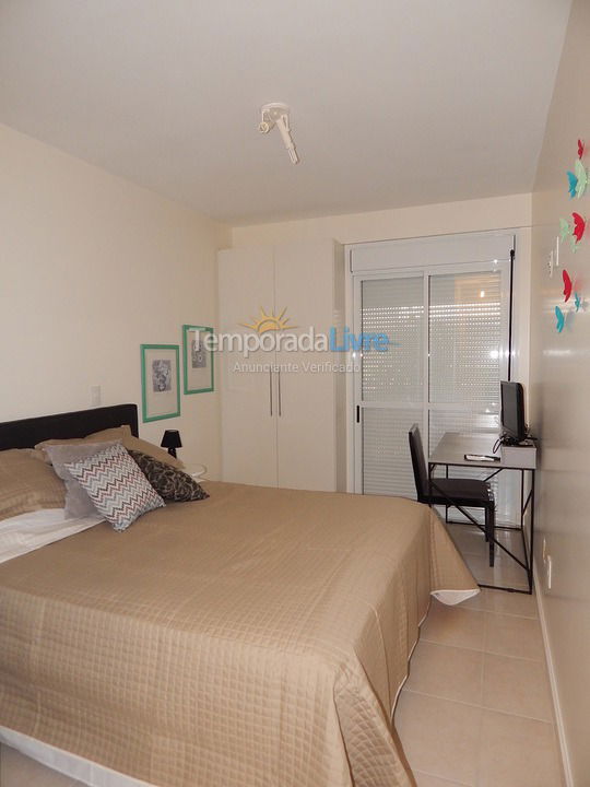 Apartamento para aluguel de temporada em Florianópolis (Praia Brava)