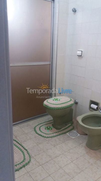 Apartamento para aluguel de temporada em Guarujá (Pitangueiras)