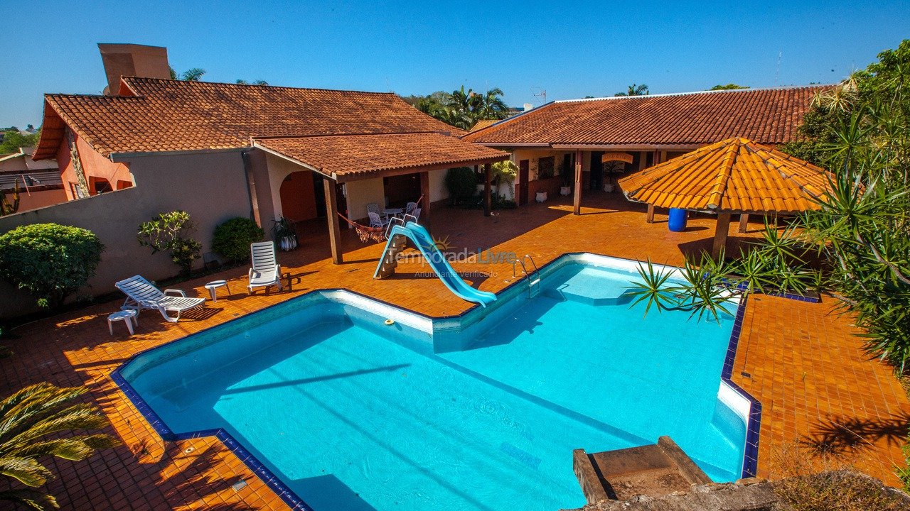Casa para aluguel de temporada em Foz do Iguaçu (Vila Adriana)