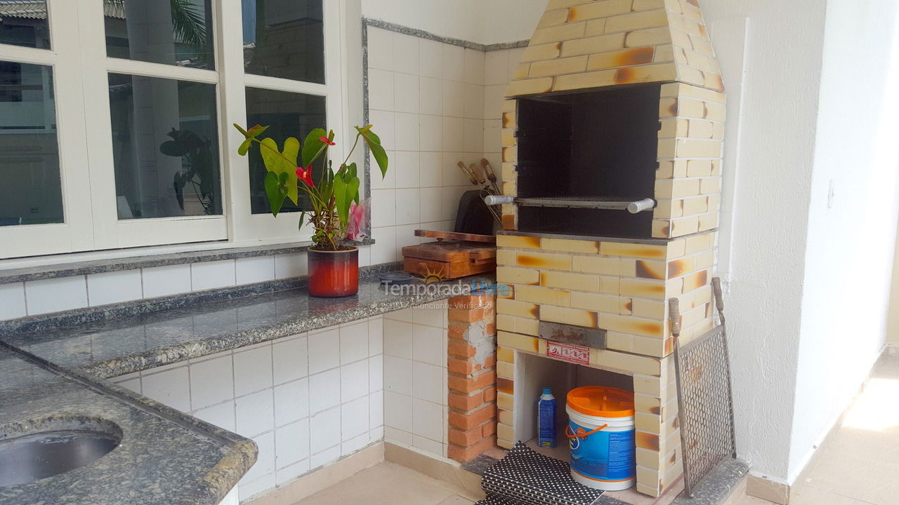 Casa para aluguel de temporada em Guarujá (Praia do Pernambuco)