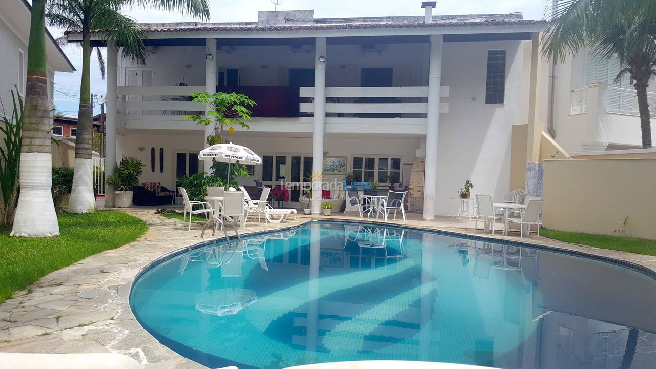 Casa para aluguel de temporada em Guarujá (Praia do Pernambuco)
