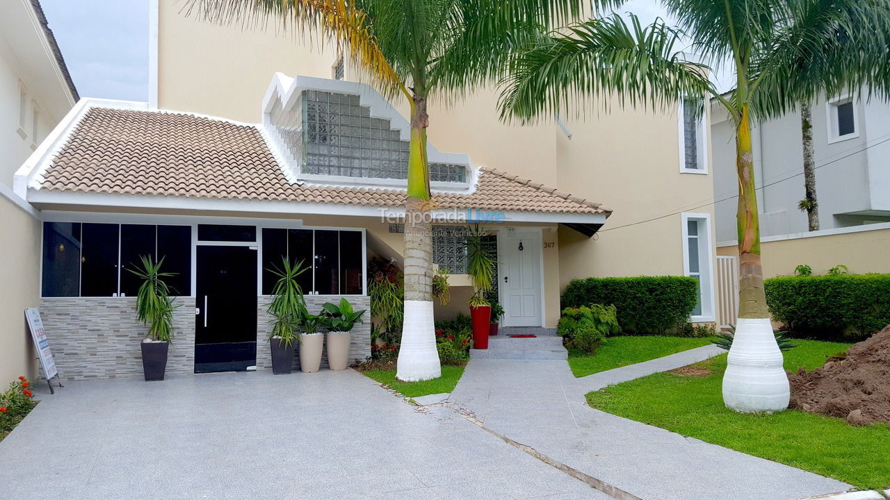 Casa para aluguel de temporada em Guarujá (Praia do Pernambuco)