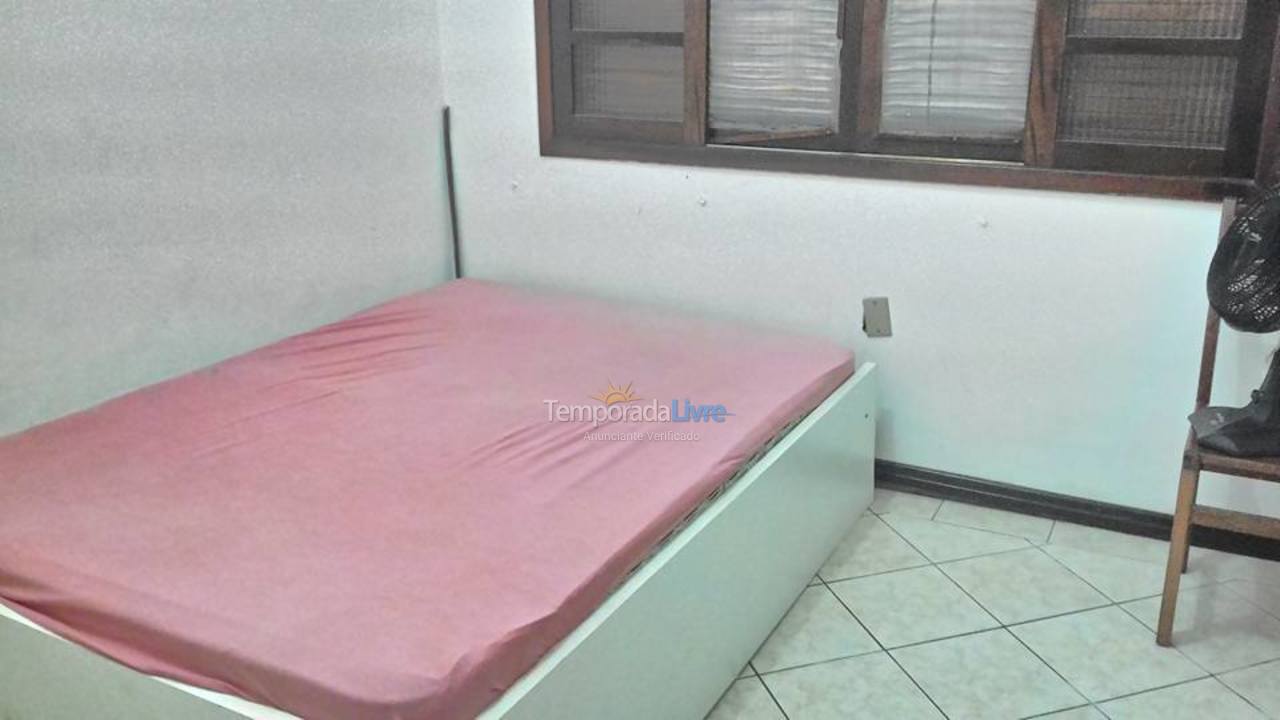 Casa para aluguel de temporada em Itapema (Meia Praia)