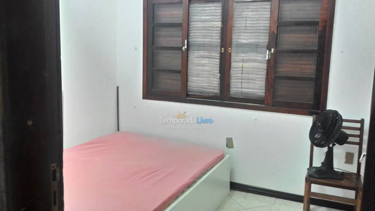 Casa para aluguel de temporada em Itapema (Meia Praia)