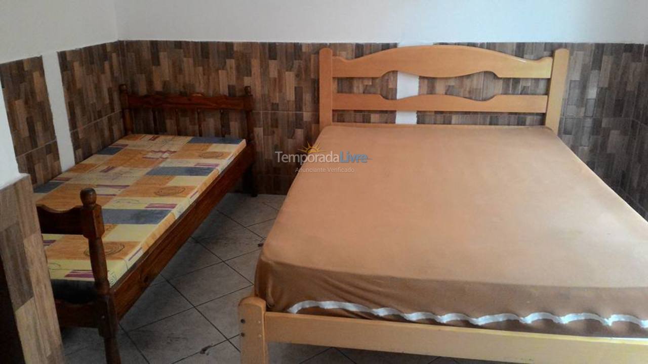 Casa para aluguel de temporada em Itapema (Meia Praia)