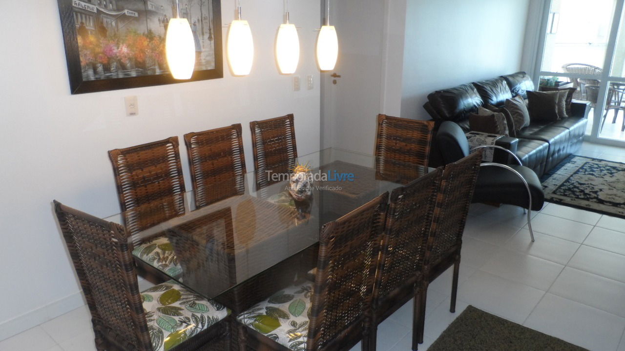 Apartamento para aluguel de temporada em Guarujá (Pitangueiras)