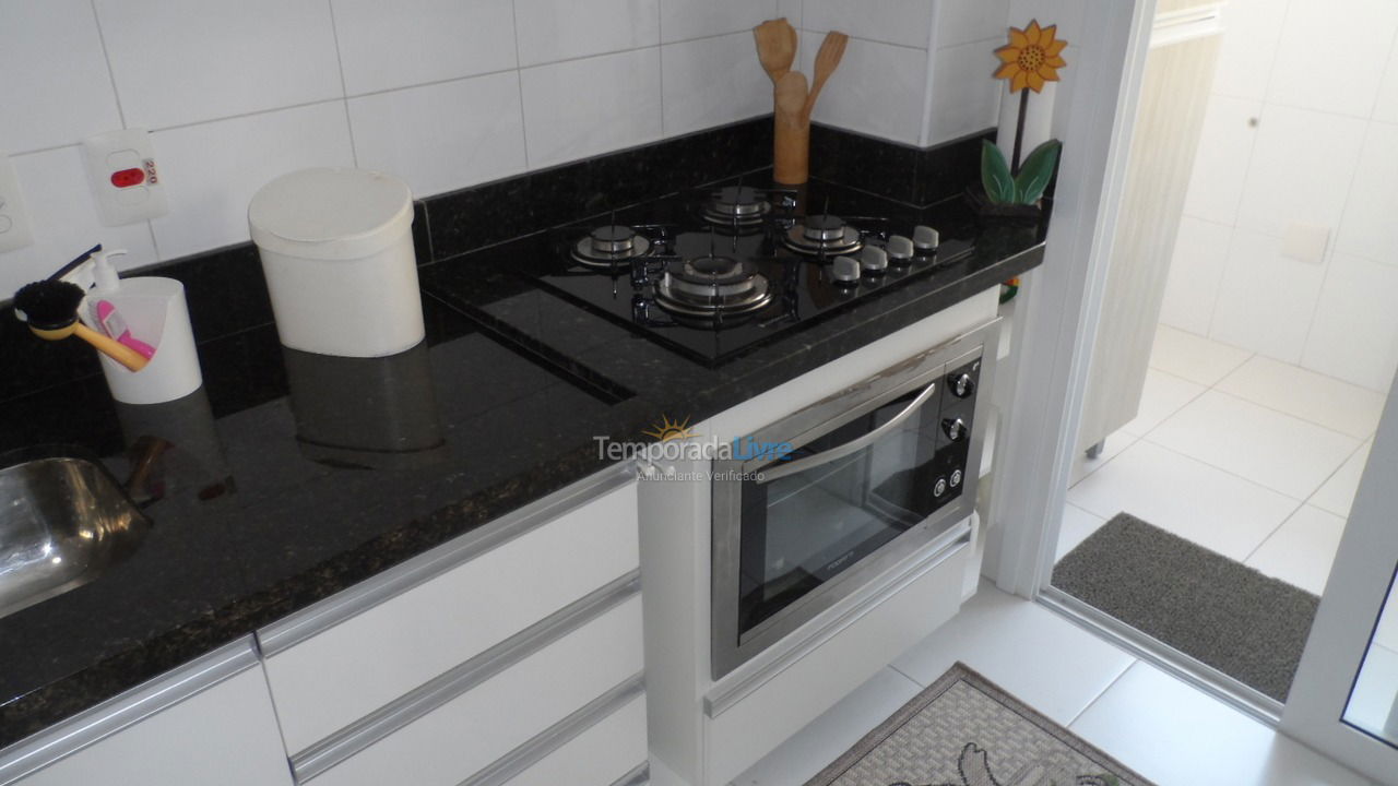 Apartamento para aluguel de temporada em Guarujá (Pitangueiras)