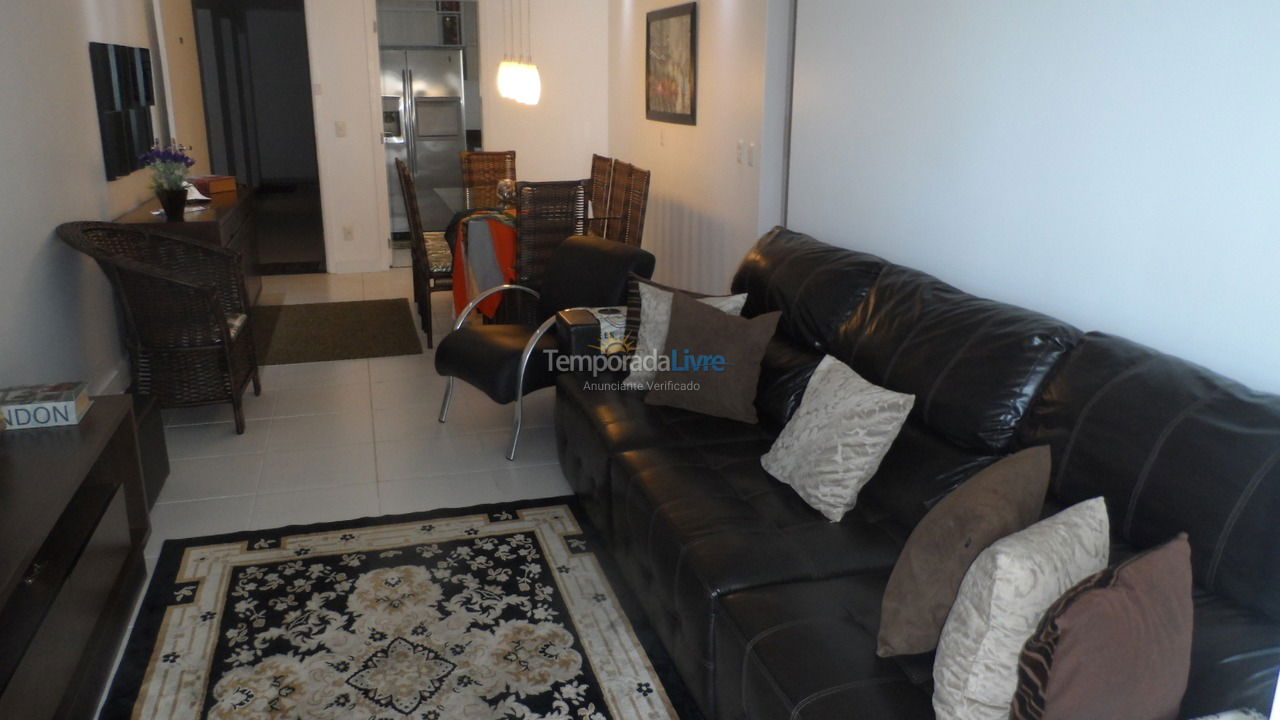 Apartamento para aluguel de temporada em Guarujá (Pitangueiras)