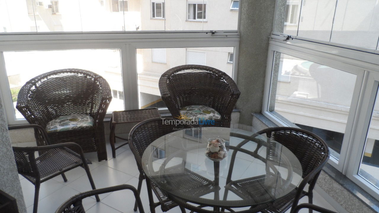 Apartamento para aluguel de temporada em Guarujá (Pitangueiras)