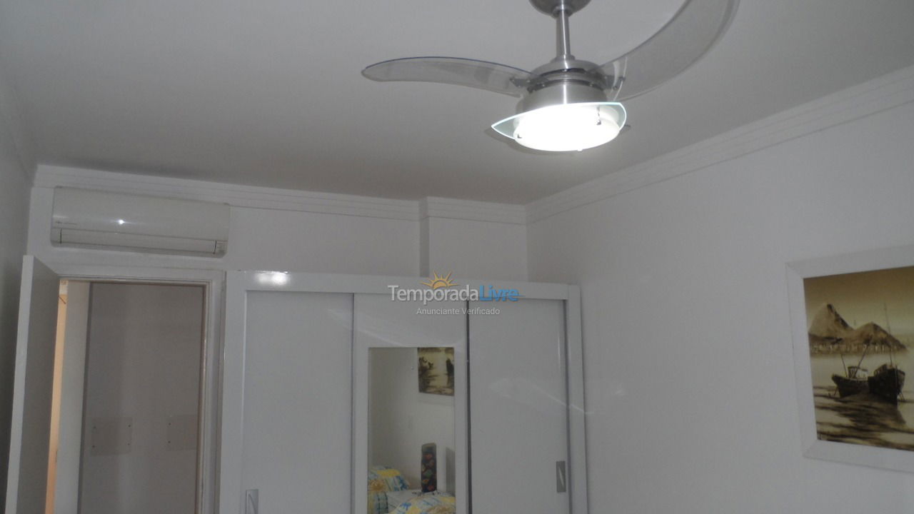 Apartamento para aluguel de temporada em Guarujá (Pitangueiras)