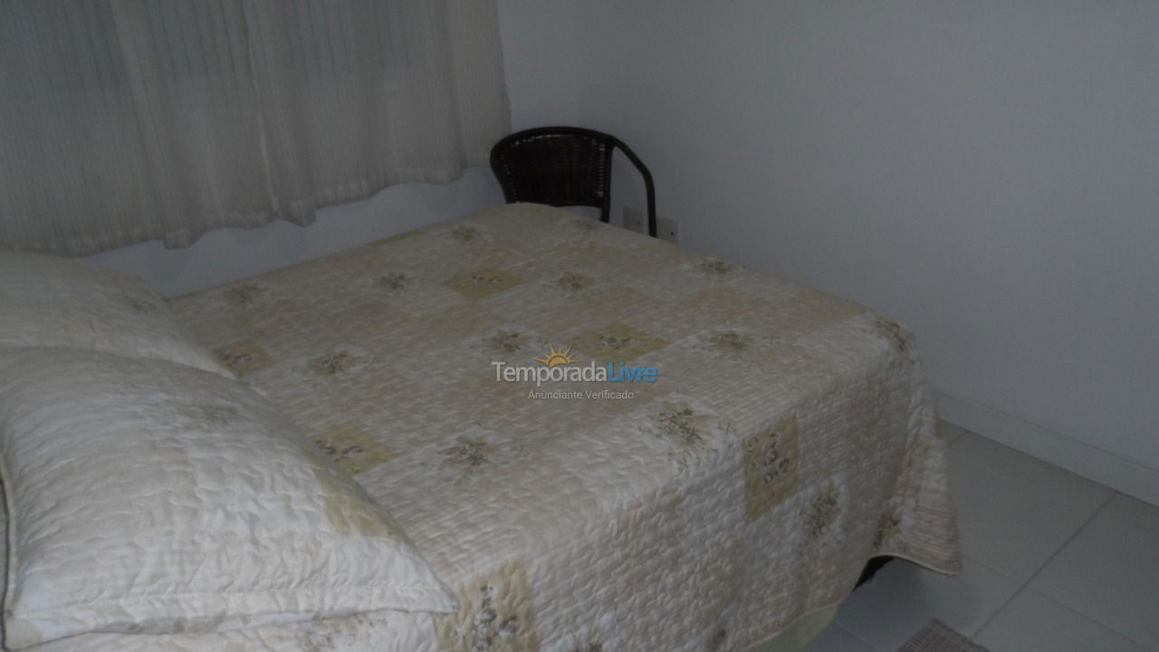 Apartamento para aluguel de temporada em Guarujá (Pitangueiras)