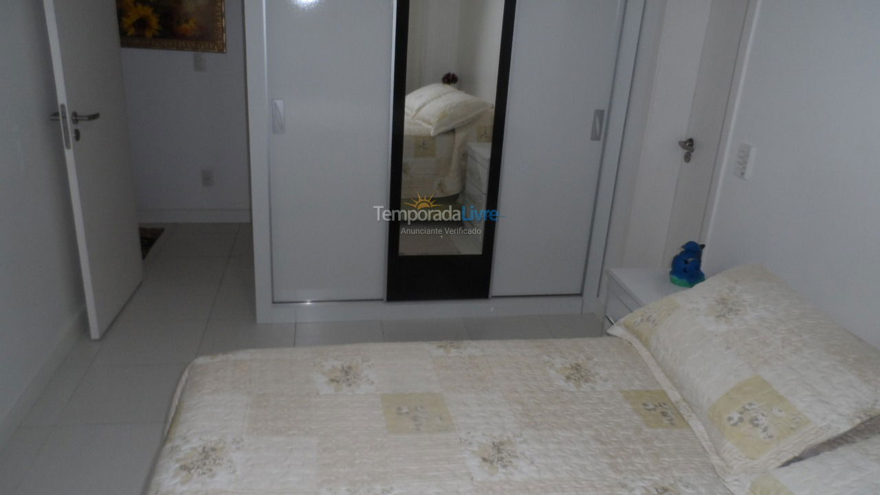 Apartamento para aluguel de temporada em Guarujá (Pitangueiras)