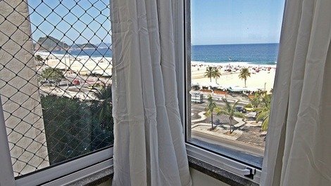 4 bedrooms with front view of Copacabana Beach - Q008
