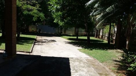 Linda Casa com 4 quartos, Piscina e Churrasqueira em Ubatuba