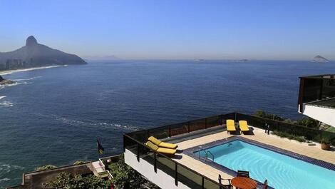 ESTUPENDA MANSION, 5 suites, vista panorámica al mar, alquila DAILY / ANUAL