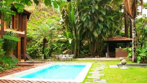 CHARM AND COWNESS IN JOÁ, CLOSE TO THE BEACH