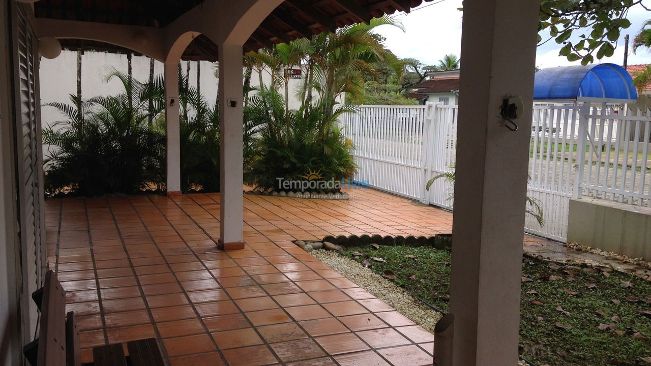 House for vacation rental in Guaratuba (Praia do Cristo)