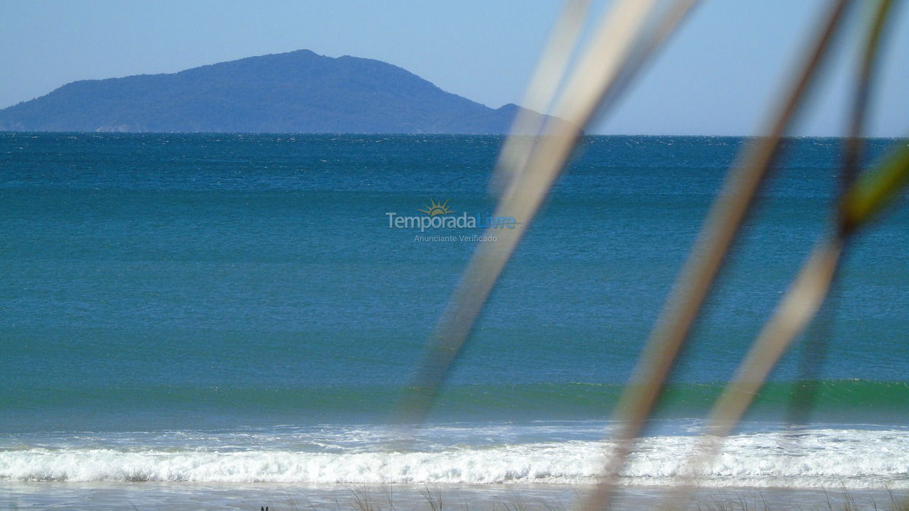 Apartamento para aluguel de temporada em Bombinhas (Praia de Quatro Ilhas)