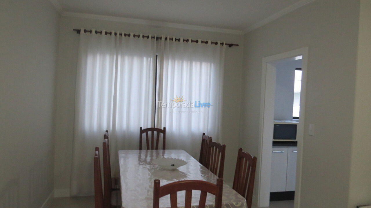 Apartamento para aluguel de temporada em Balneário Camboriú (Praia Central)