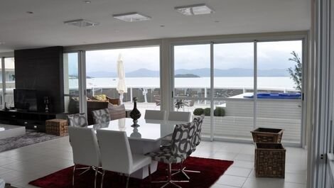 SEA FRONT PENTHOUSE 18 PEOPLE