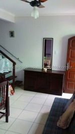 DUPLEX HOUSE 2 BEDROOMS 3 BLOCKS FROM PRAIA DO FORTE 5 MINUTES WALKING.