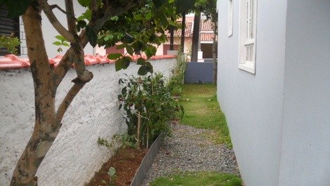Great townhouse 1 bedroom with AC, 2 bedrooms with fan, barbecue