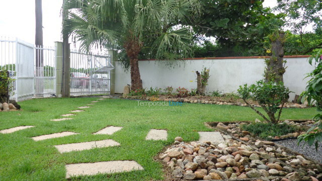 Casa para aluguel de temporada em São Francisco do Sul (Forte)