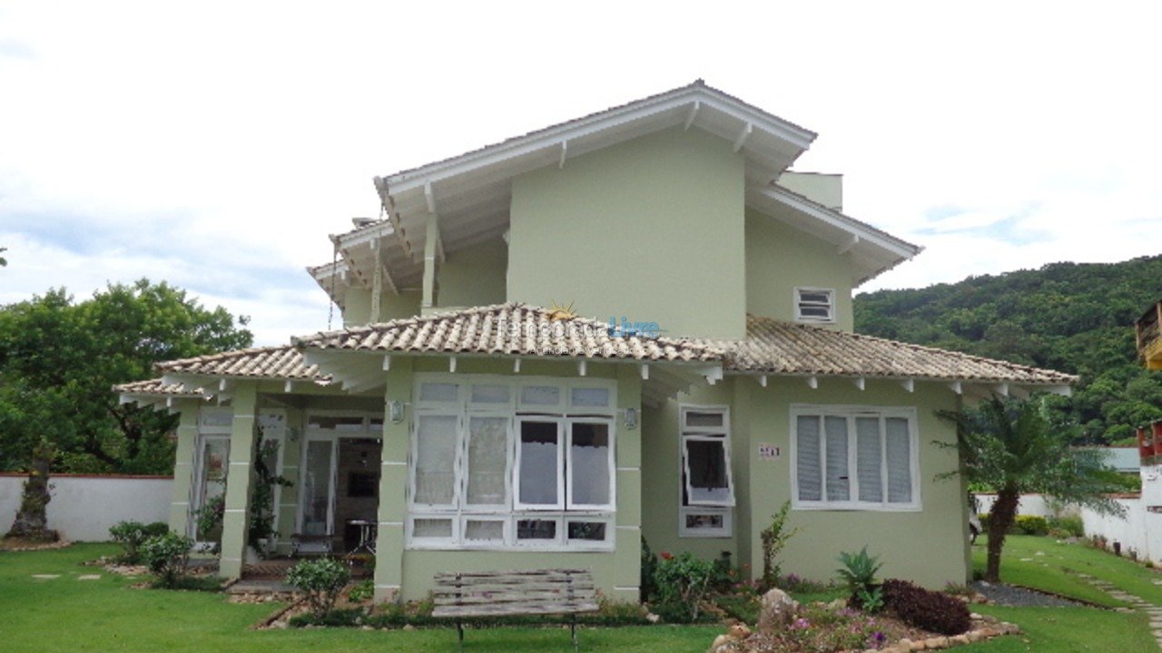 Casa para aluguel de temporada em São Francisco do Sul (Forte)