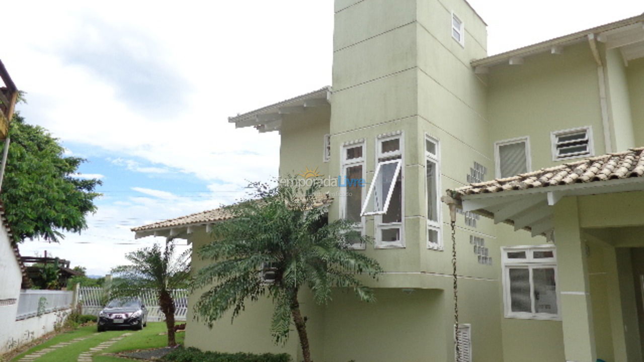 Casa para aluguel de temporada em São Francisco do Sul (Forte)