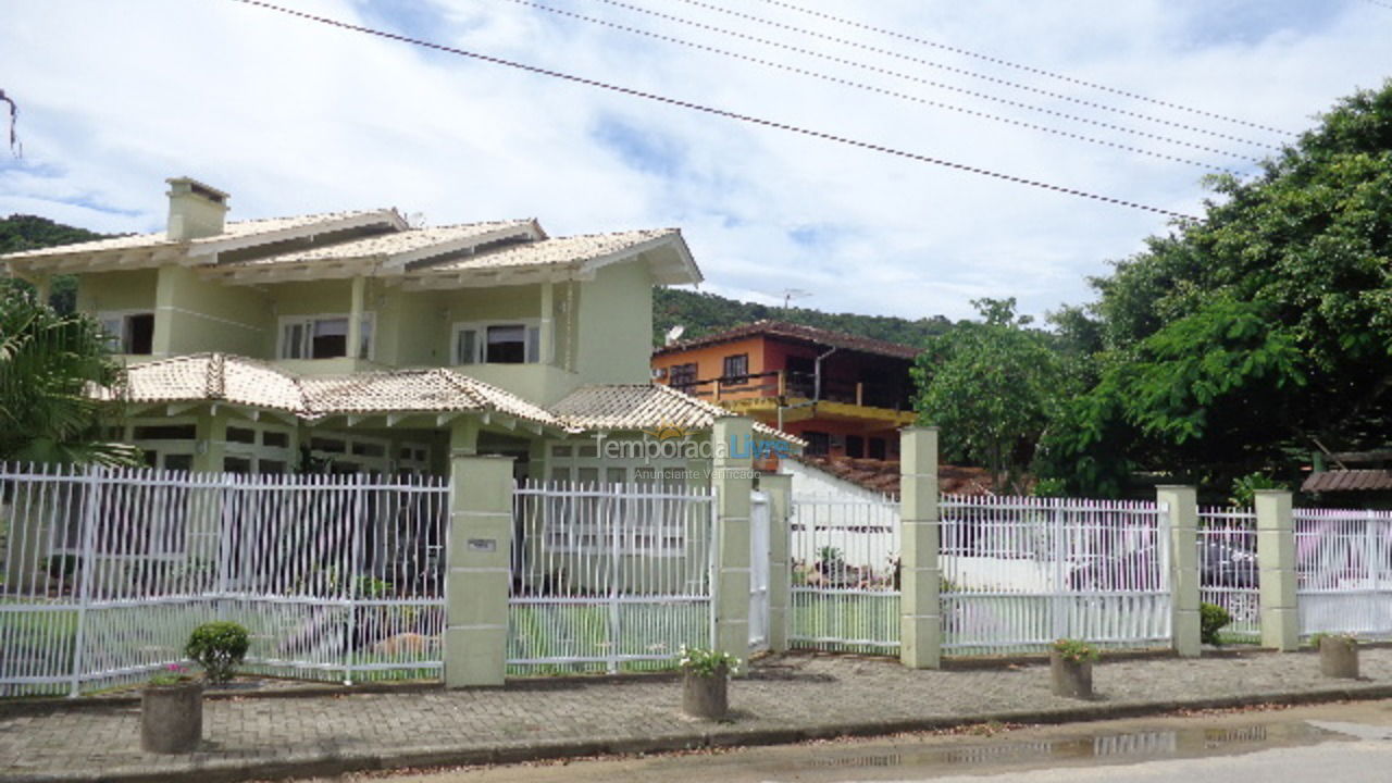 Casa para aluguel de temporada em São Francisco do Sul (Forte)