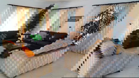 Casa para venda e locação em Jardim Acapulco
