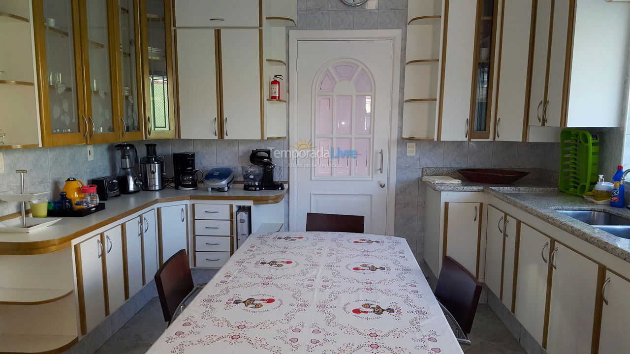 Casa para aluguel de temporada em Guarujá (Praia do Pernambuco)