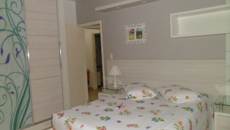 Excellent house with 04 bedrooms (02 suites), 250m from the beach